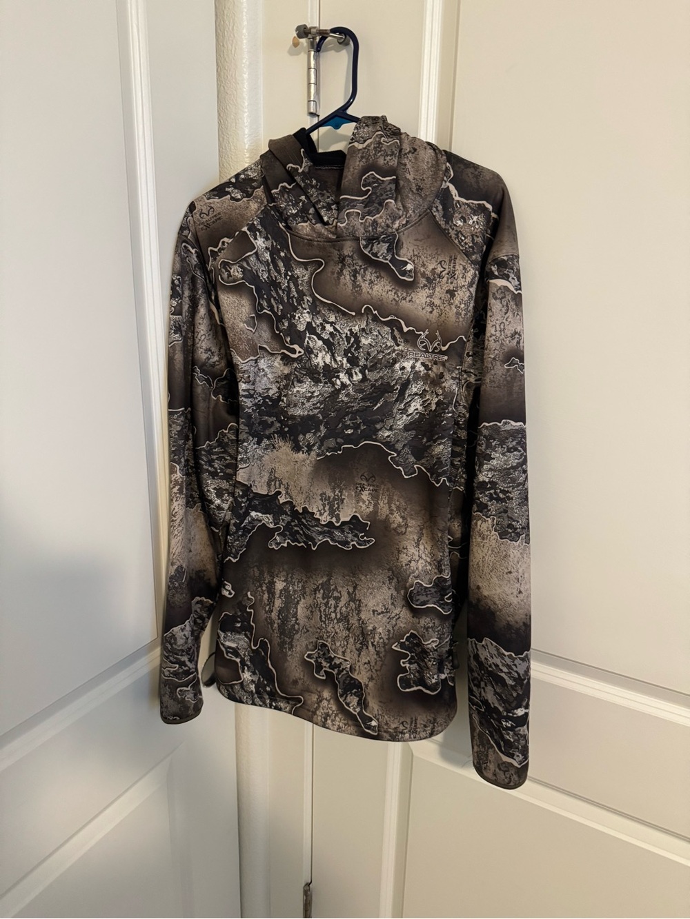 Nice men’s Camo Hoodie XL very comfortable